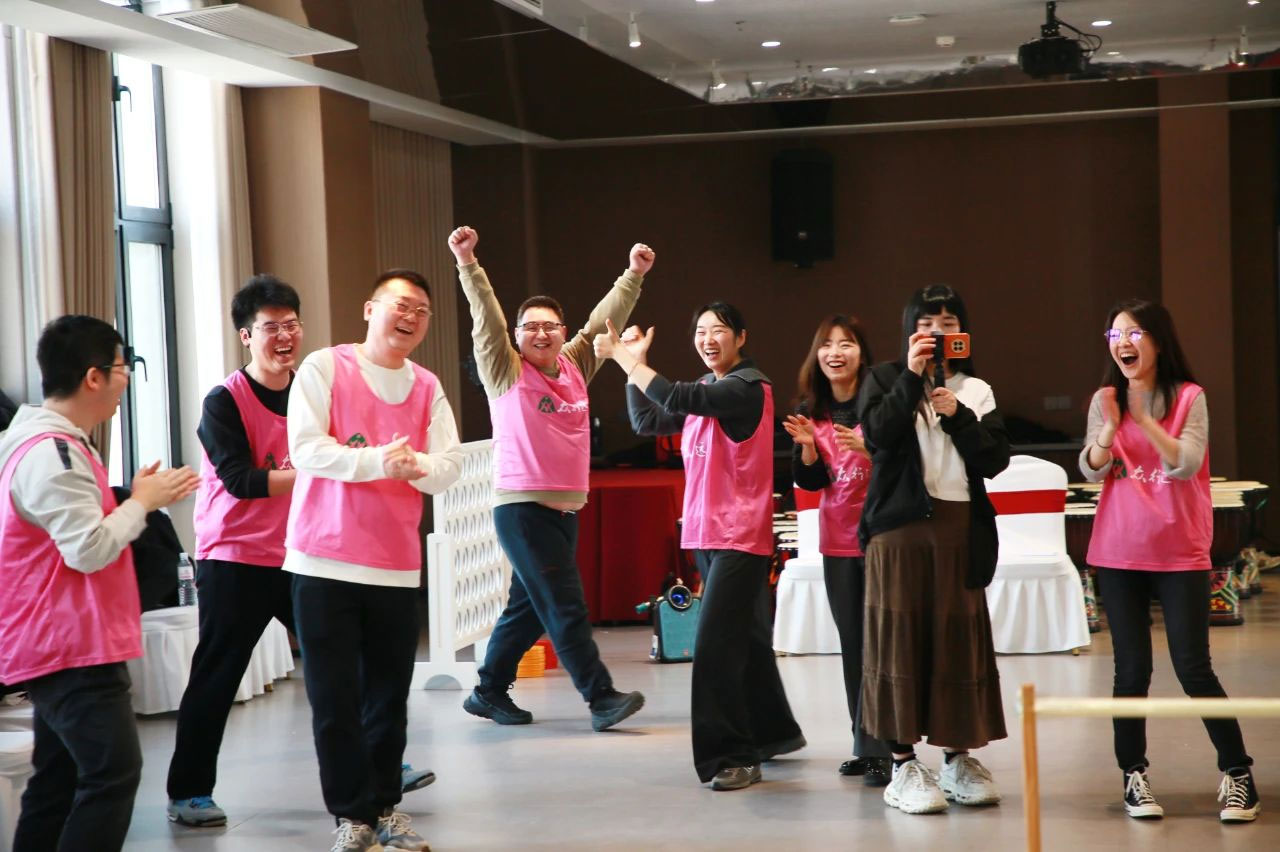 青岛拓展，青岛拓展训练，青岛团建，请致电青岛众行远